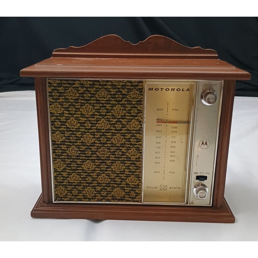 VTG AM/FM Solid State TableTop Radio Motorola Wood (Works!) 60s Royal Oak TT23FS